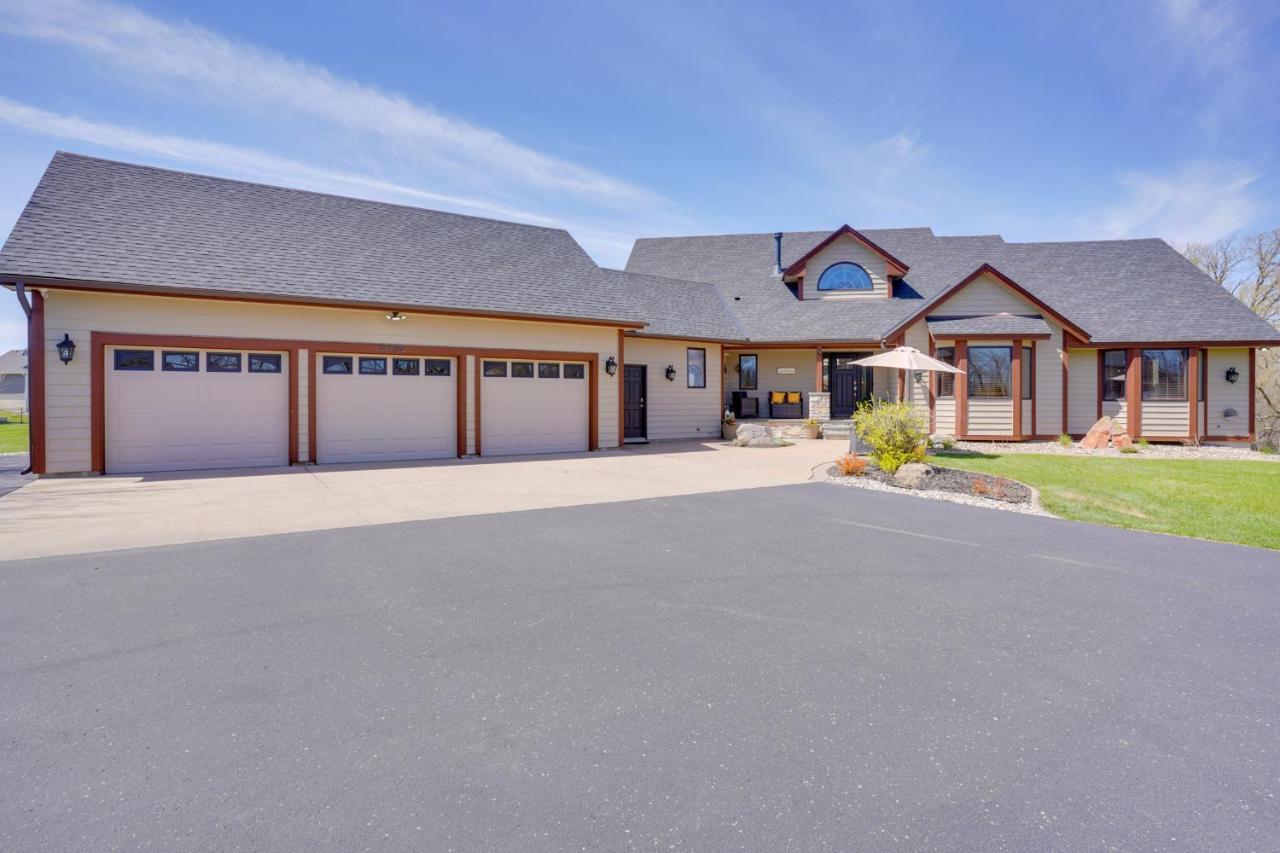 Expansive Shakopee Vacation Rental On 5 Acres! المظهر الخارجي الصورة